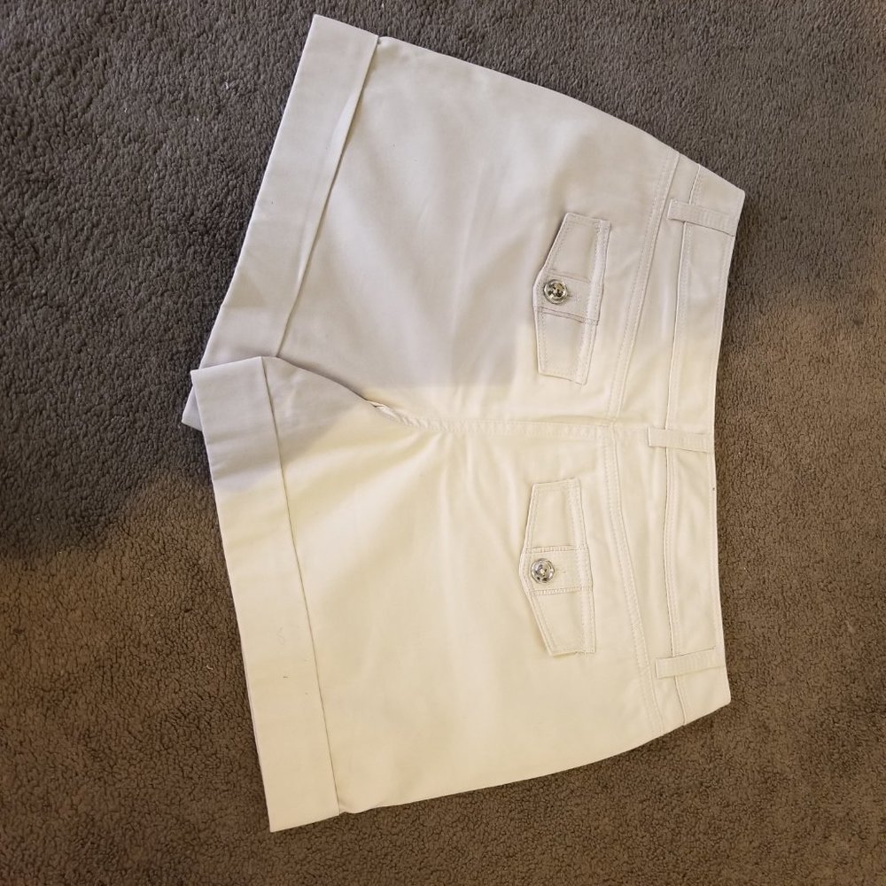 White House Black Market Beige Shorts (size 6) - Picture 5 of 5